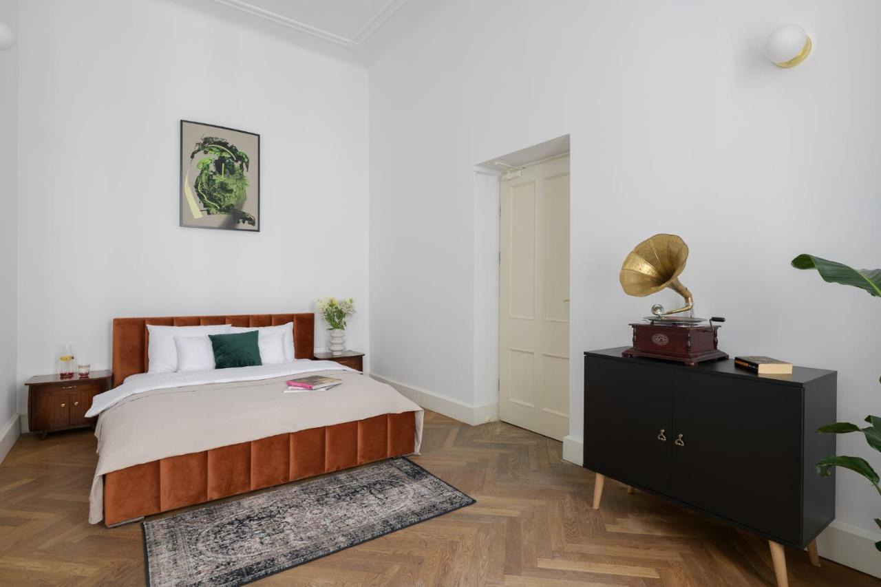 Oomph Koszyki Luxurious Apartments Warsaw Exterior photo